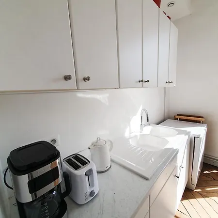 Exigehome-appartement De Standing Au Coeur De Versailles